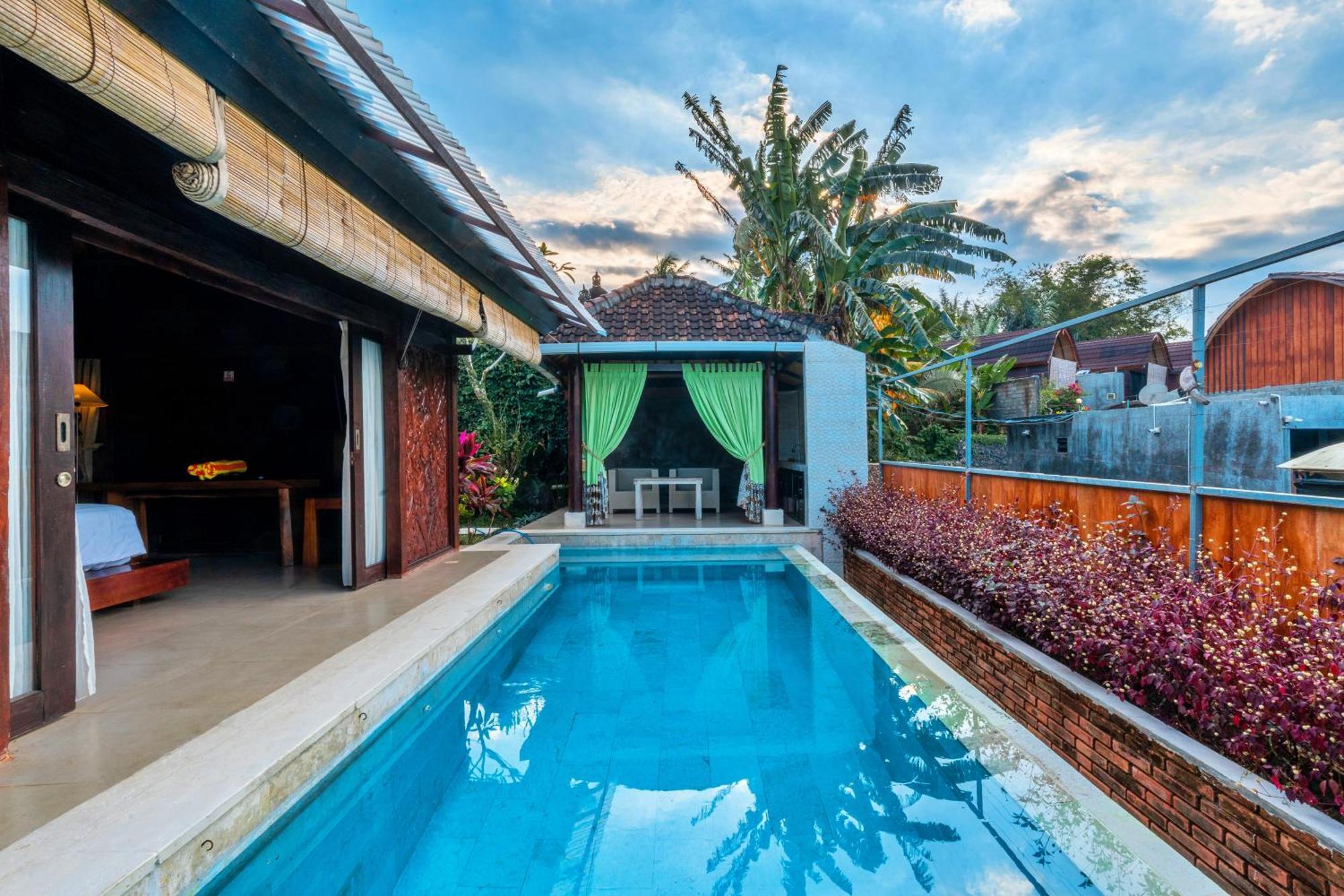 ศรี อาบี ราตู วิลลา Villa สุขาวาตี ภายนอก รูปภาพ