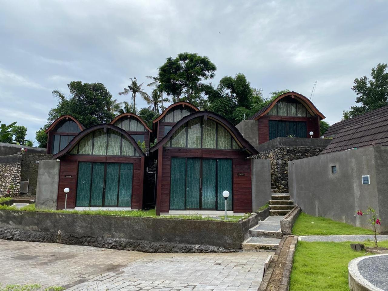 ศรี อาบี ราตู วิลลา Villa สุขาวาตี ภายนอก รูปภาพ